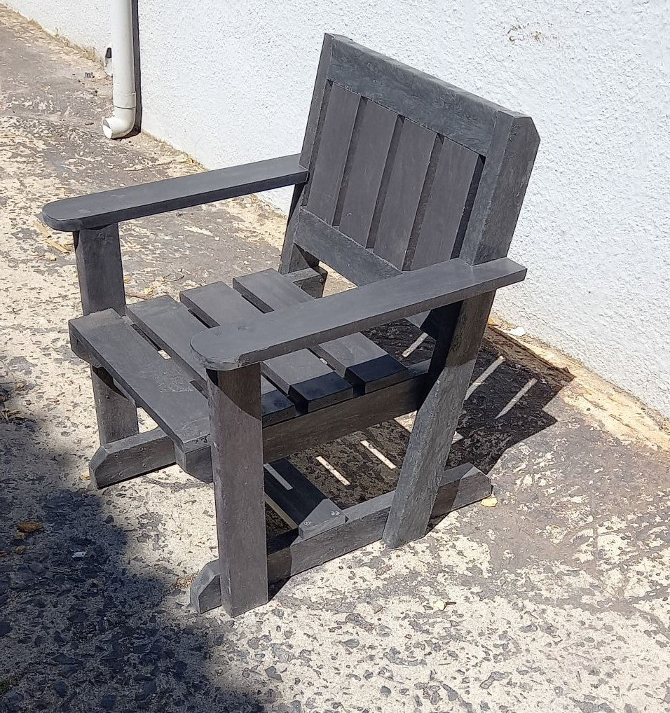 THE RECYCLED PLASTIC "ADDO" PATIO SET