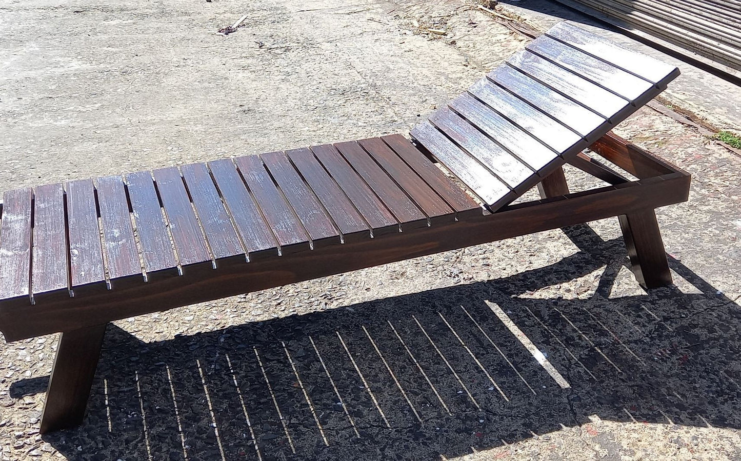 THE BASIC POOL LOUNGER (WOODEN)