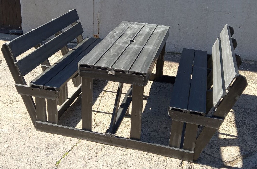 THE RECYCLED PLASTIC "OVERBERG" BENCH WITH BOX TABLE TOP