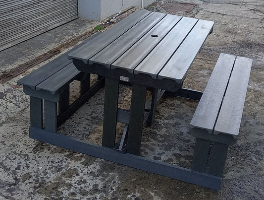 THE RECYCLED PLASTIC "KILIMANJARO" BENCH (WIDER TABLE TOP)