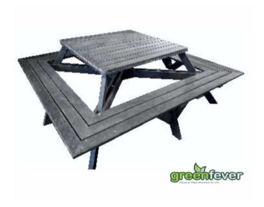 THE RECYCLED PLASTIC "TABLE MOUNTAIN" SQUARE BENCH